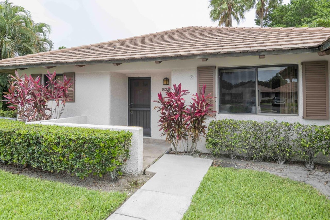 829 Club Drive, Palm Beach Gardens, FL 33418 Photo