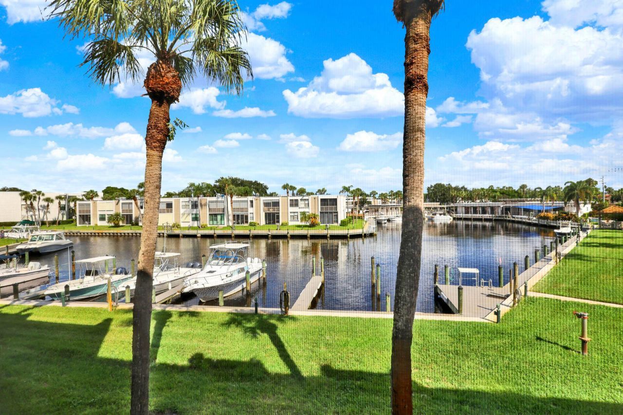 1950 SW Palm City Road, Unit 3-207, Stuart, FL 34994 Photo
