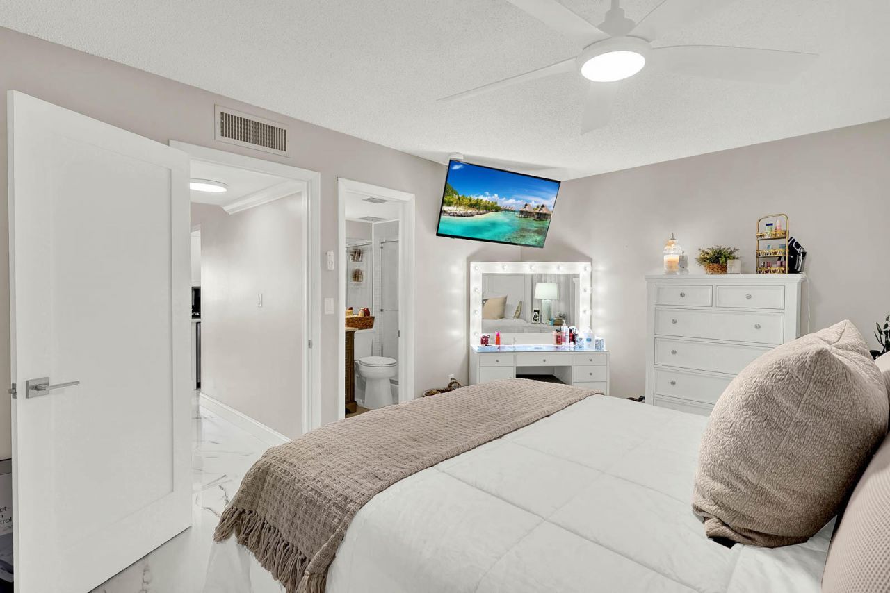 1950 SW Palm City Road, Unit 3-207, Stuart, FL 34994 Photo