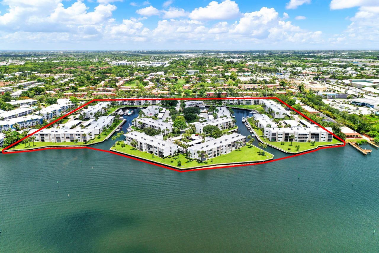 1950 SW Palm City Road, Unit 3-207, Stuart, FL 34994 Photo