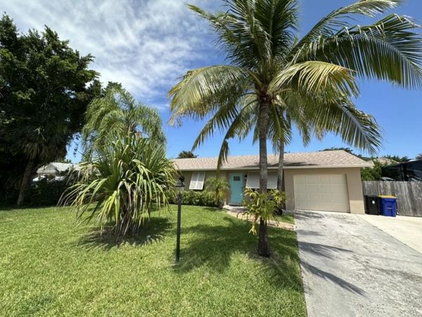 19043 SE Fearnley Drive, Tequesta, FL 33469
