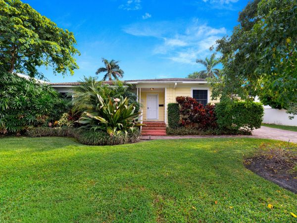 1102 SEASPRAY Avenue, Delray Beach, FL 33483
