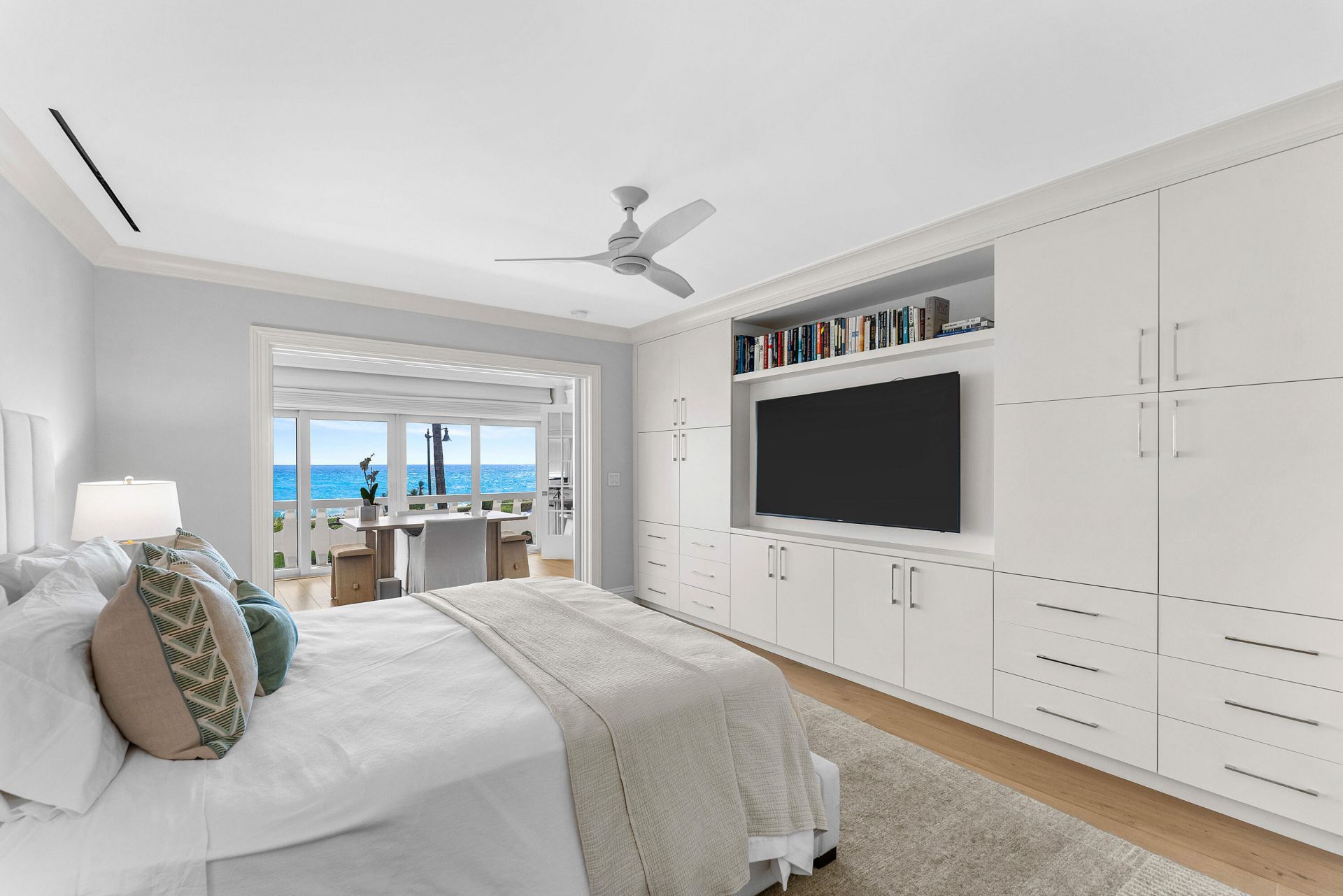 300 S Ocean Boulevard, Unit 2D, Palm Beach, FL 33480 Photo