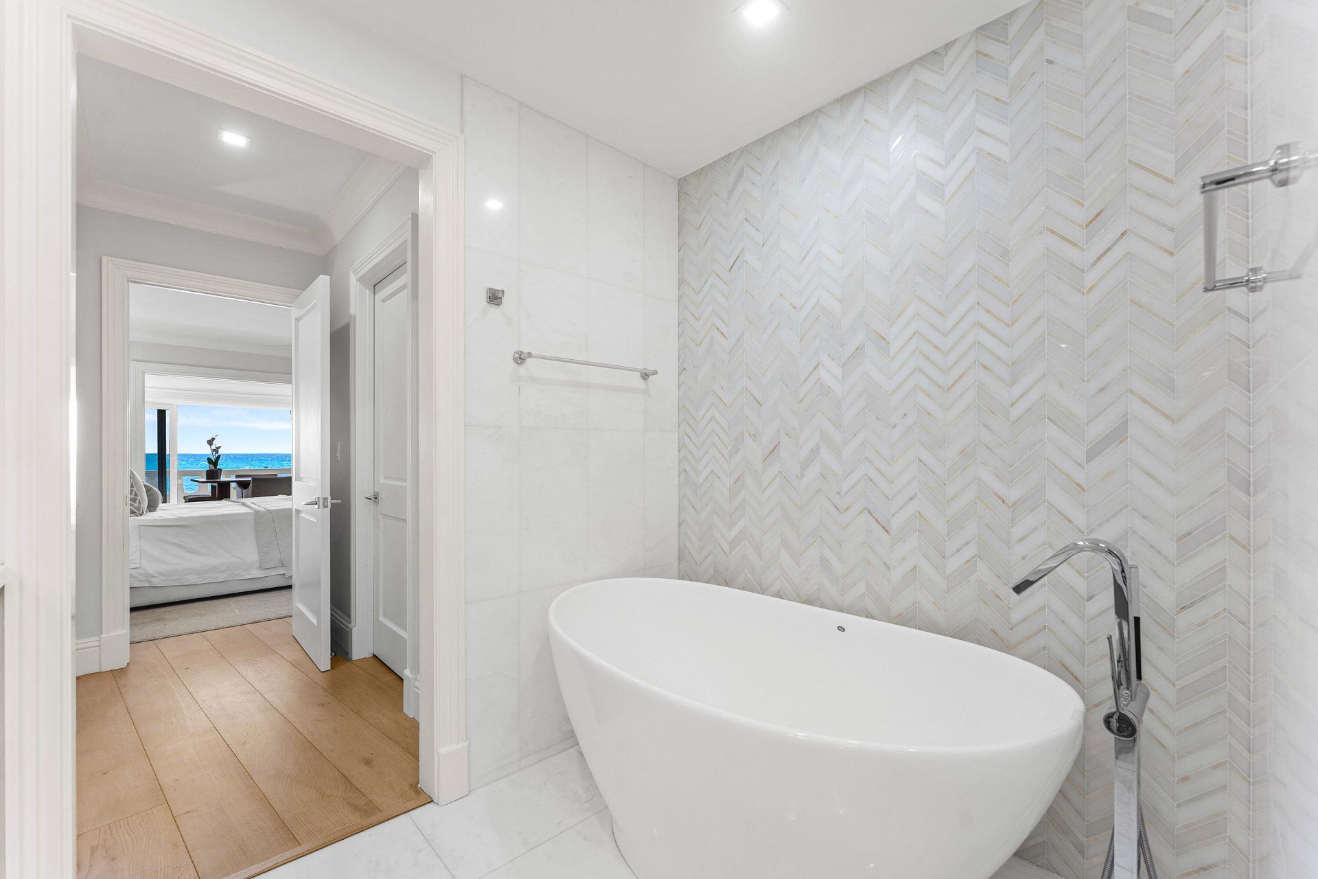 300 S Ocean Boulevard, Unit 2D, Palm Beach, FL 33480 Photo