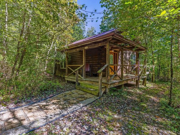 28560 Blackjack Road, Logan, OH 43138