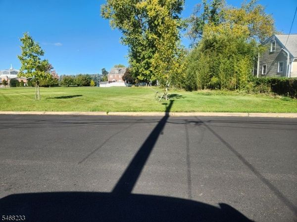537 Voorhees Ave, Middlesex, NJ 08846