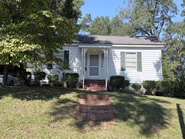 803 W Charlton Street NW, Milledgeville, GA 31061