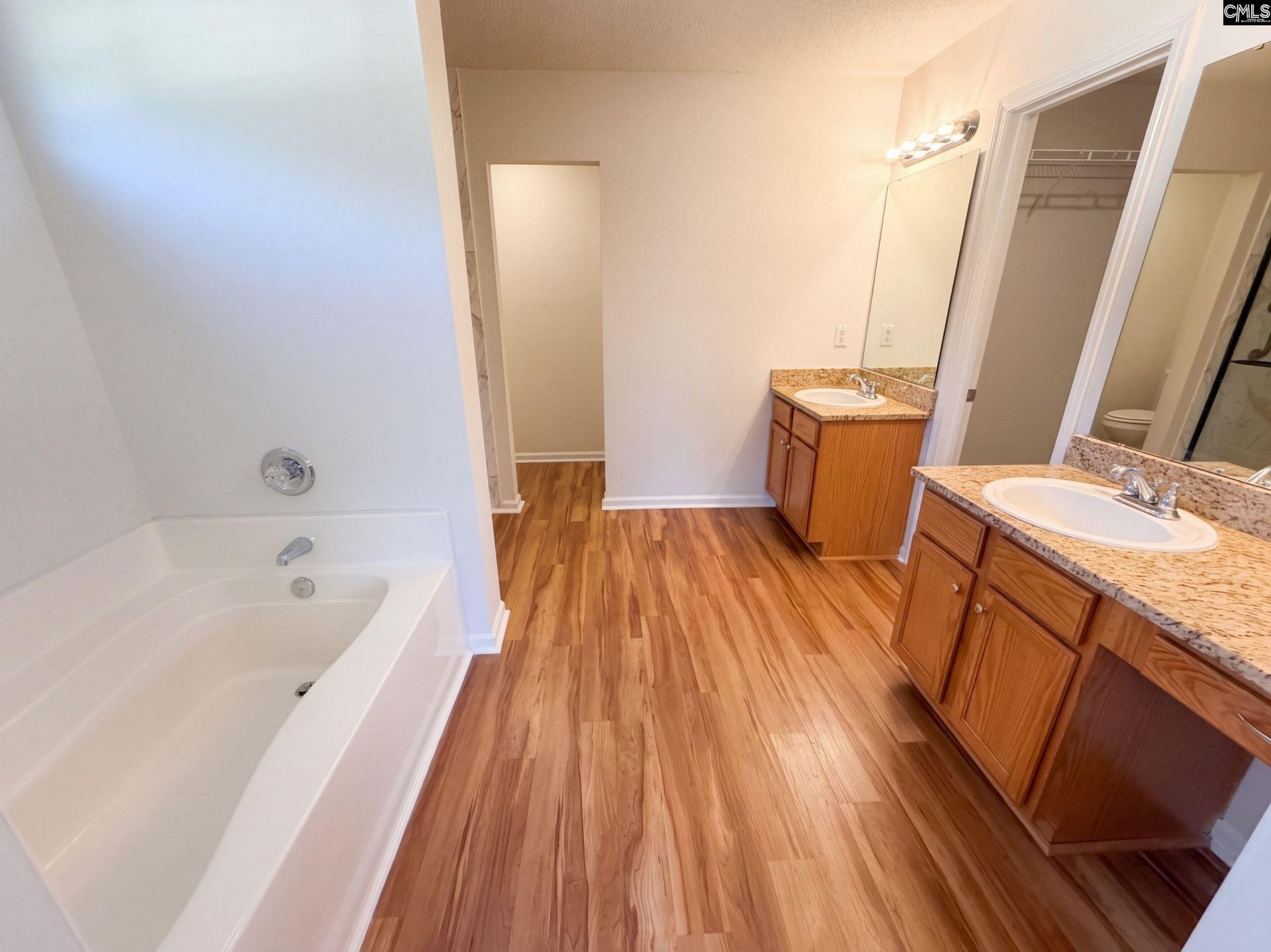 152 Woodcote Drive  Photo 36