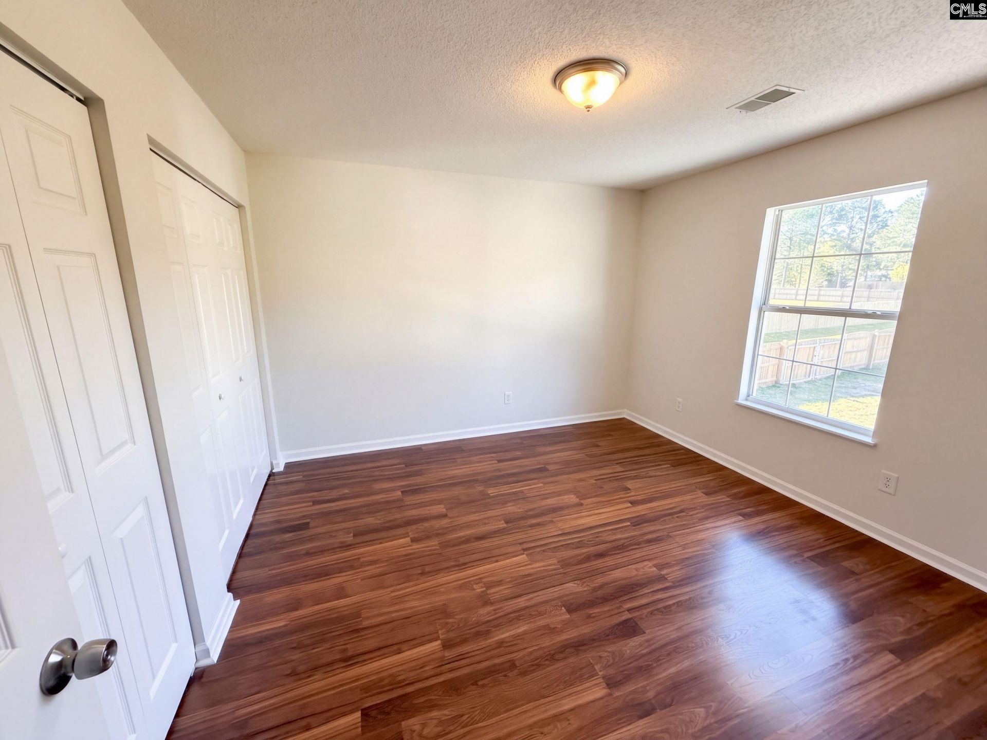 152 Woodcote Drive  Photo 4