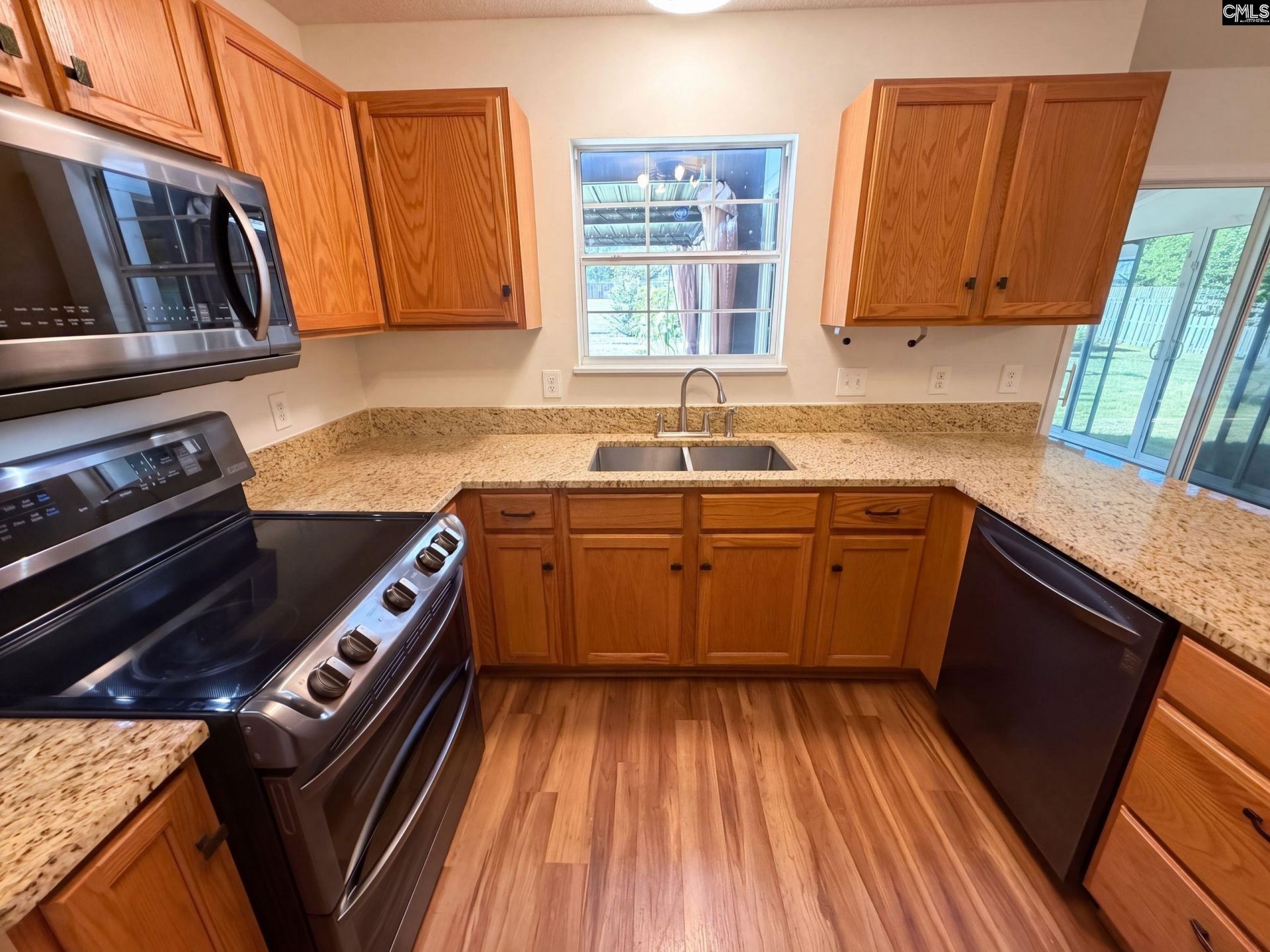 152 Woodcote Drive  Photo 8