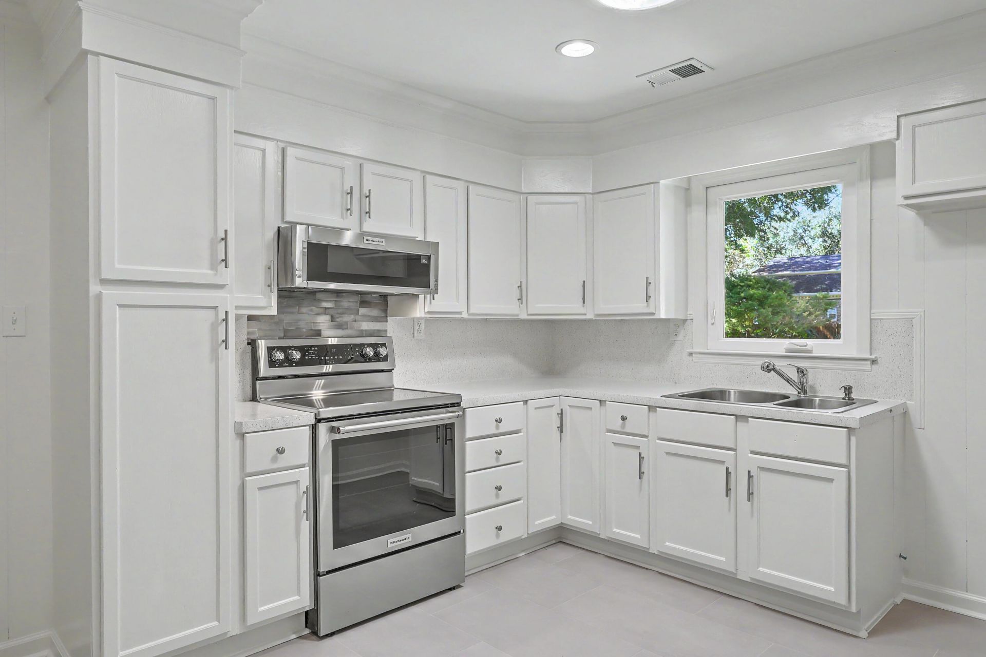 1600 Wannamaker Avenue Photo 17