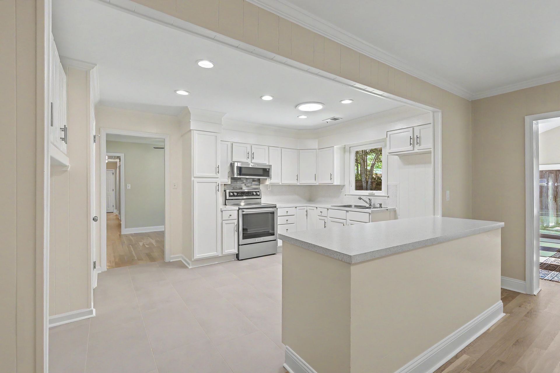 1600 Wannamaker Avenue Photo 7