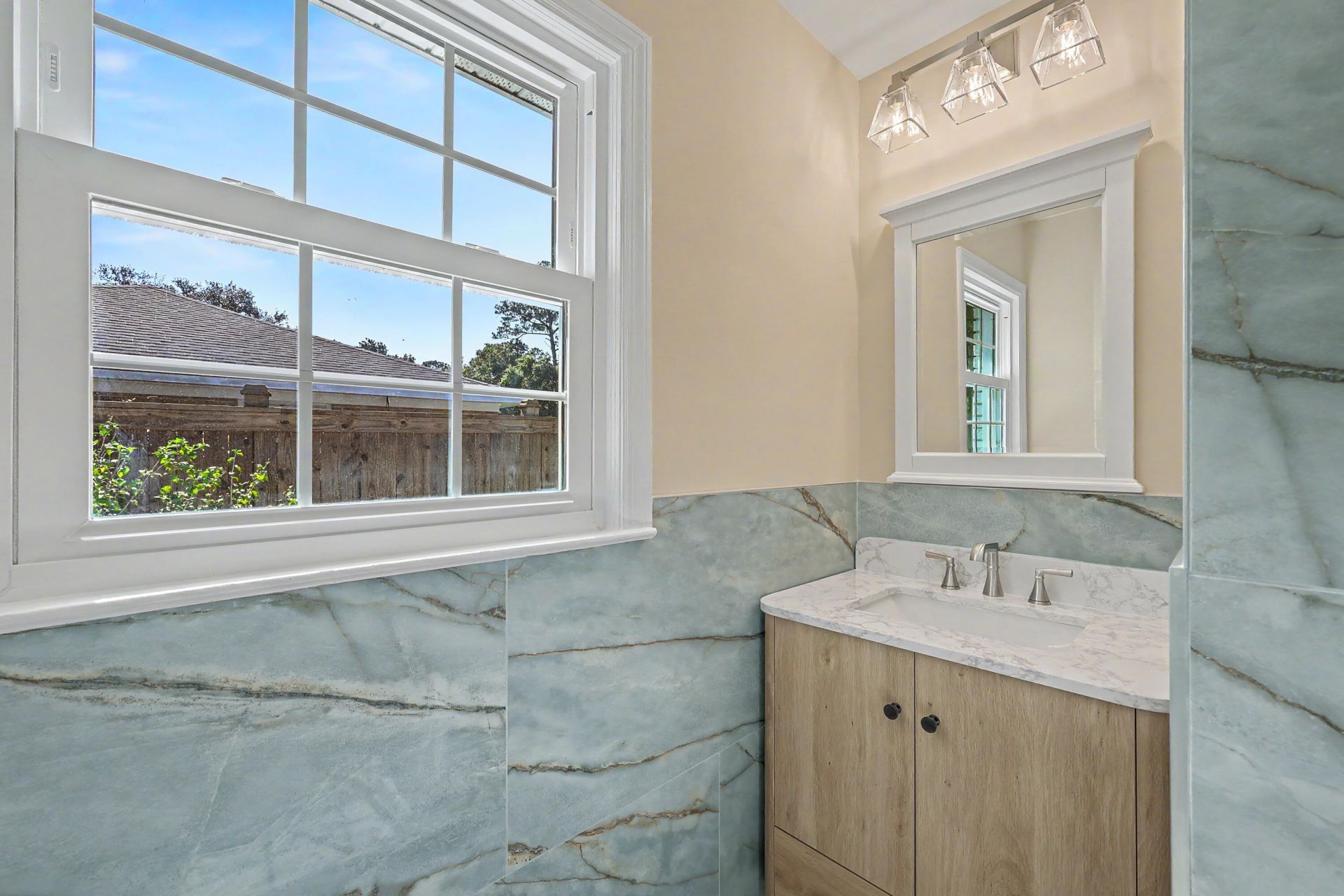 1600 Wannamaker Avenue Photo 8
