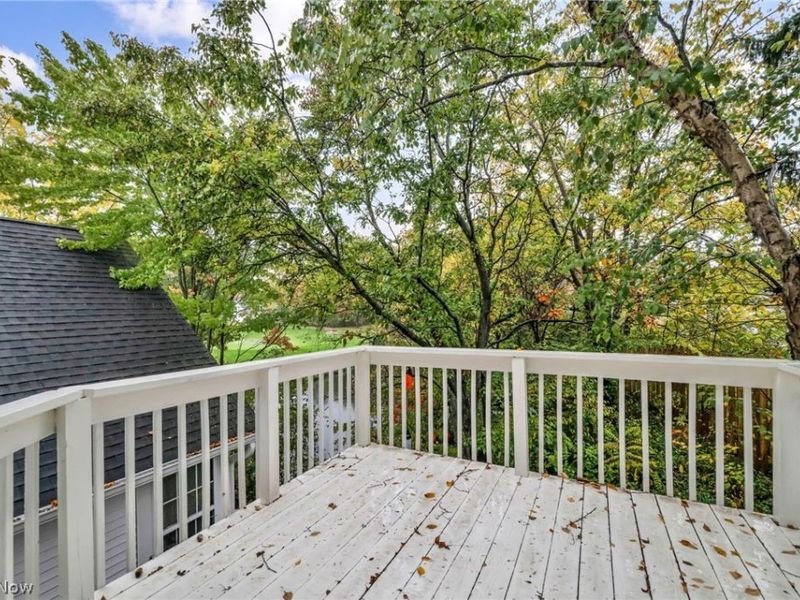 264 Vista Circle, North Olmsted, OH 44070 Photo 7