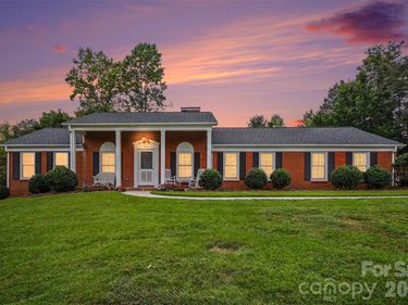 304 Gregory Road, Statesville, NC 28677
