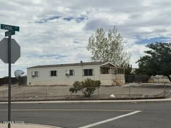 1386 Canal Drive, Fernley, NV 89408