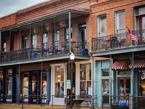 141 Courthouse Square, Oxford, MS 38655