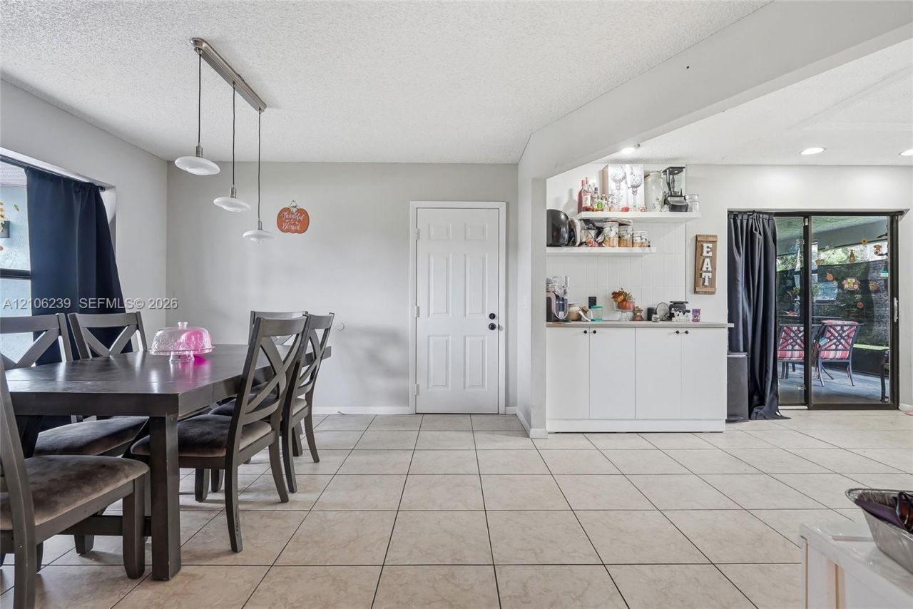 601 Ixoria Ave , Fort Pierce, FL 34982 Photo