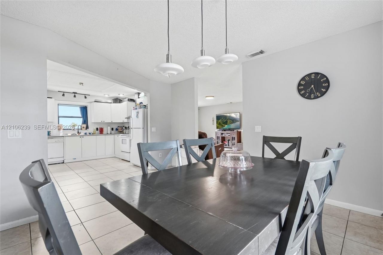 601 Ixoria Ave , Fort Pierce, FL 34982 Photo