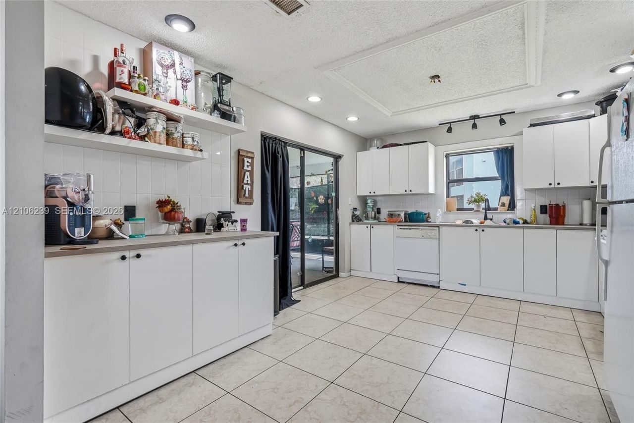 601 Ixoria Ave , Fort Pierce, FL 34982 Photo
