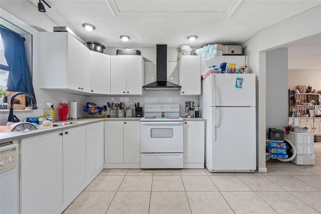 601 Ixoria Ave , Fort Pierce, FL 34982 Photo