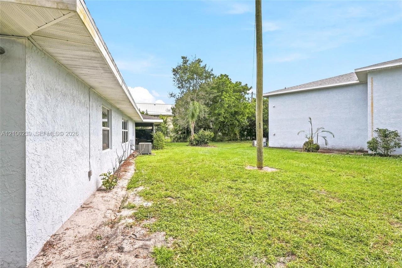 601 Ixoria Ave , Fort Pierce, FL 34982 Photo
