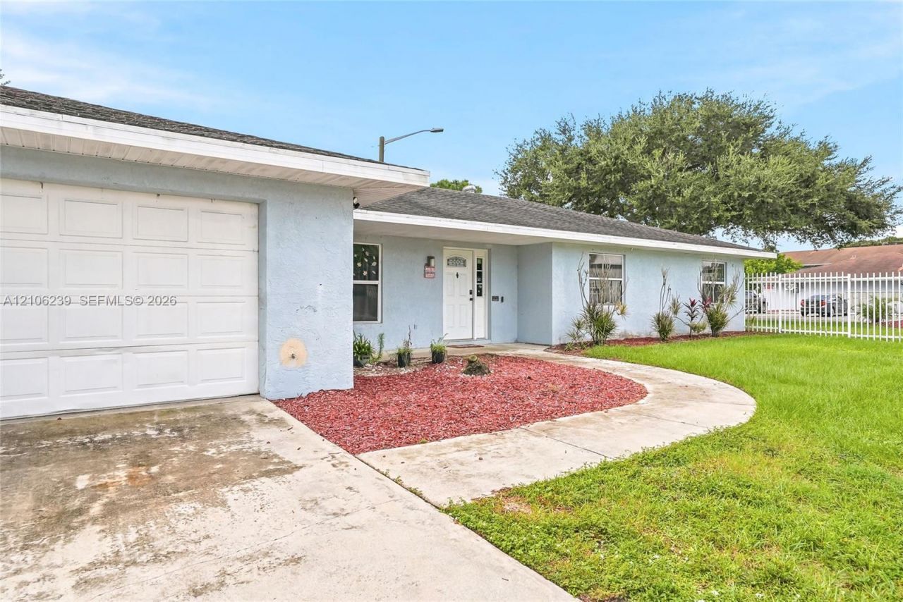 601 Ixoria Ave , Fort Pierce, FL 34982 Photo
