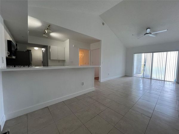 2640 S University Dr , Unit 320, Davie, FL 33328