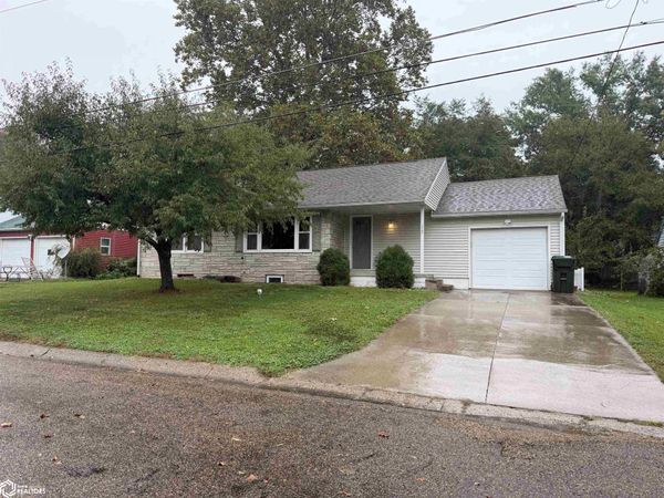 115 O Avenue E, Oskaloosa, IA 52577