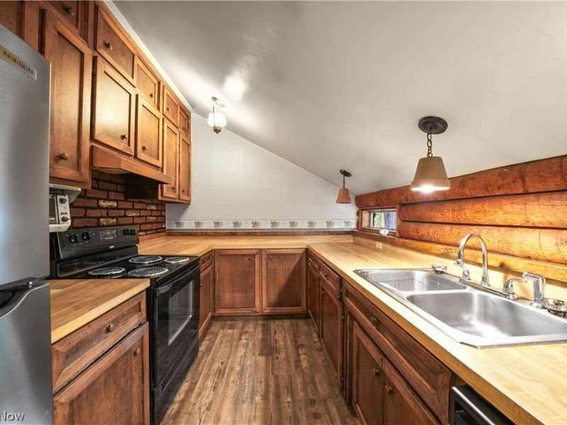 3239 Salineville Road NE, Carrollton, OH 44615 Photo 2