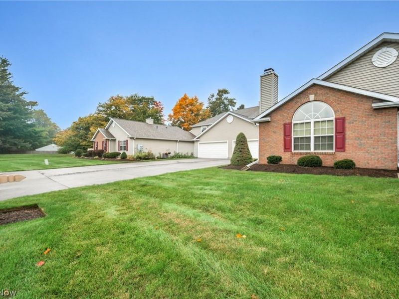 7536 Monterey Bay Drive, Unit 3, Mentor on the Lake, OH 44060 Photo 3