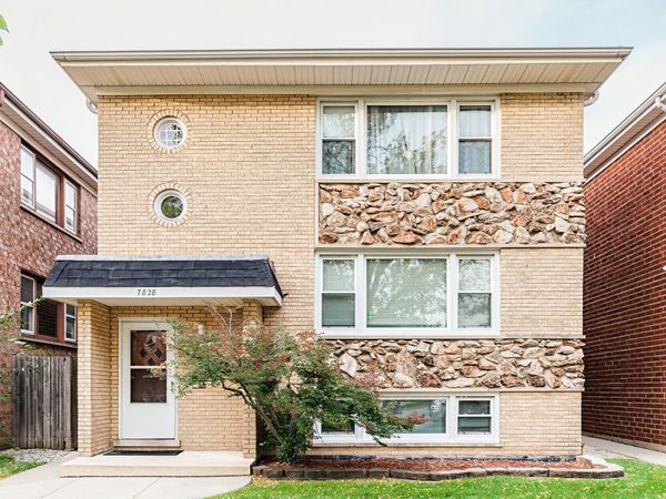 7828 W ADDISON Street , Chicago, IL 60634