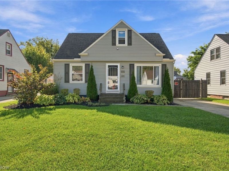 13504 Woodward Boulevard, Garfield Heights, OH 44125 Photo 2