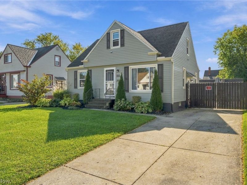 13504 Woodward Boulevard, Garfield Heights, OH 44125 Photo 3