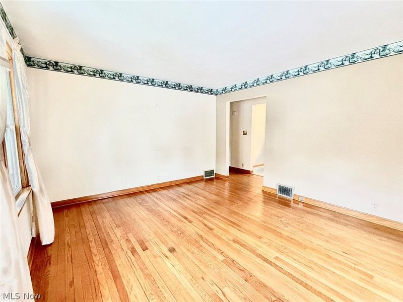 139 S Moravian Avenue, Gnadenhutten, OH 44629 Photo 10