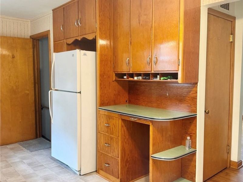 139 S Moravian Avenue, Gnadenhutten, OH 44629 Photo 13