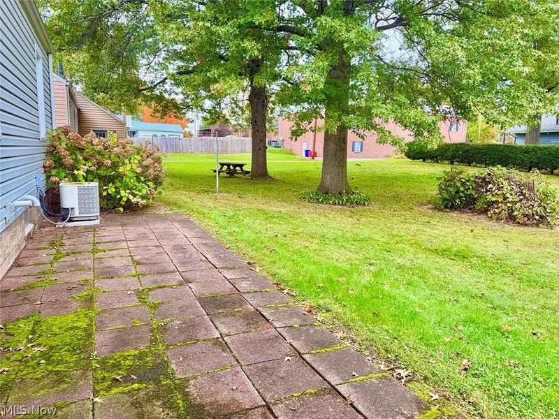 139 S Moravian Avenue, Gnadenhutten, OH 44629 Photo 5