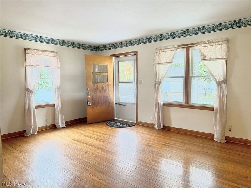 139 S Moravian Avenue, Gnadenhutten, OH 44629 Photo 9