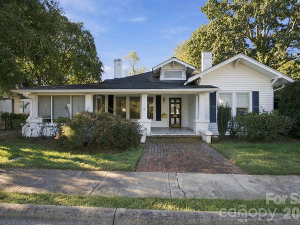 301 8th Street, Newton, NC 28658