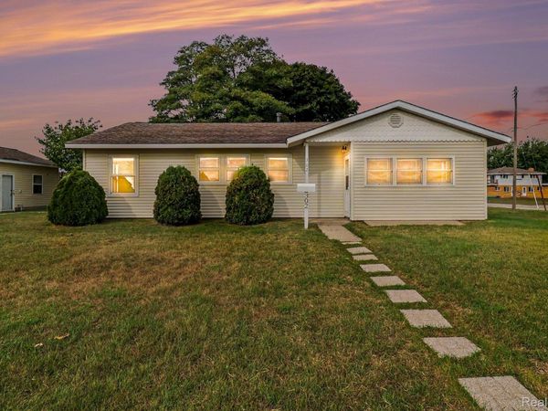 302 S Ferry Street, Ludington, Mi 49431