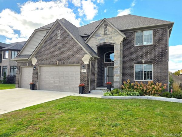 52875 Char Marie Drive, Macomb Township, Mi 48042