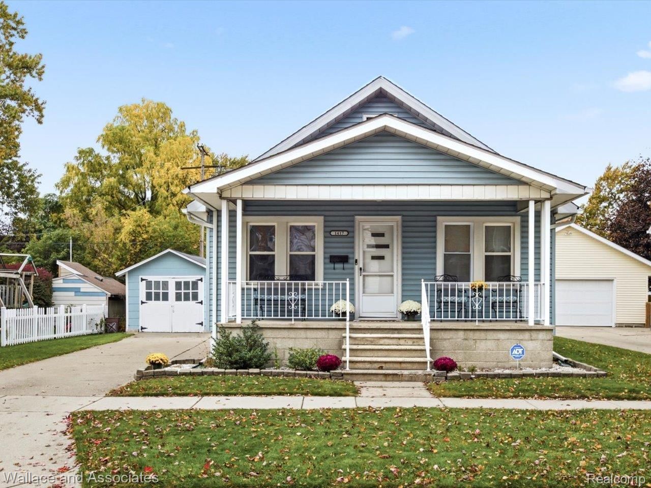 1417 18th Street, Port Huron, Mi 48060 Main Photo