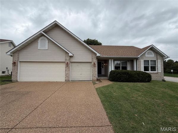 701 Garden Bounty Drive , St Peters, MO 63376