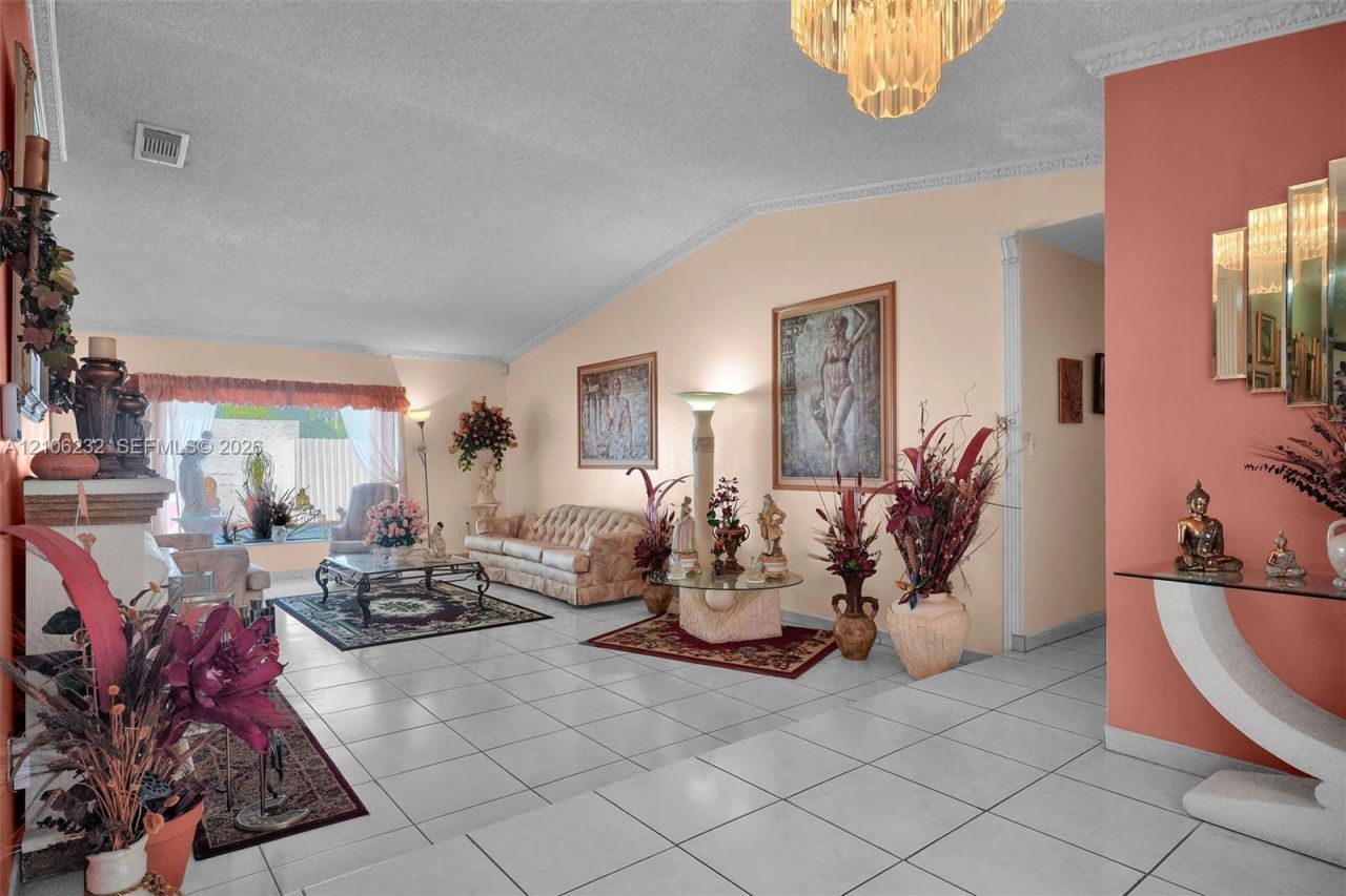 6537 NW 201st Ter , Hialeah, FL 33015 Photo