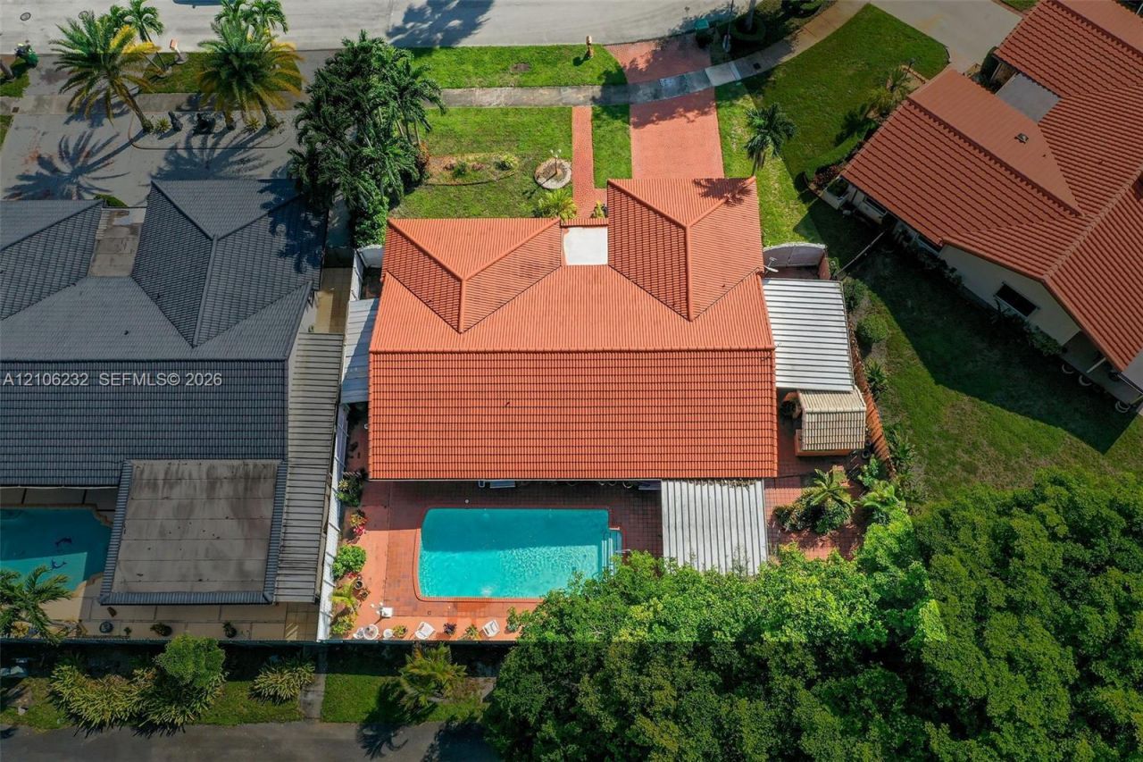 6537 NW 201st Ter , Hialeah, FL 33015 Photo