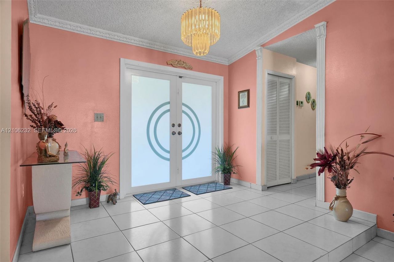6537 NW 201st Ter , Hialeah, FL 33015 Photo