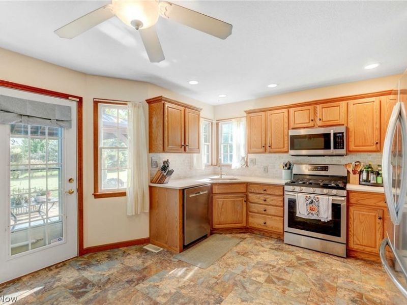 720 Tracht Meadows Drive, Huron, OH 44839 Photo 11