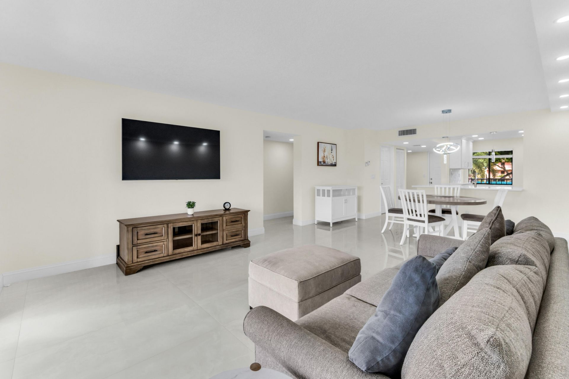 7320 Amberly Lane, Unit 208, Delray Beach, FL 33446 Photo