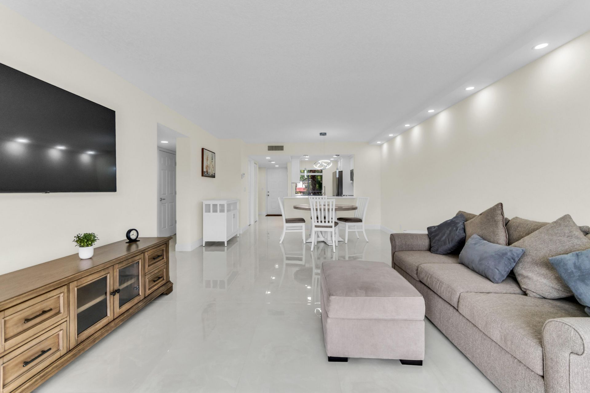 7320 Amberly Lane, Unit 208, Delray Beach, FL 33446 Photo