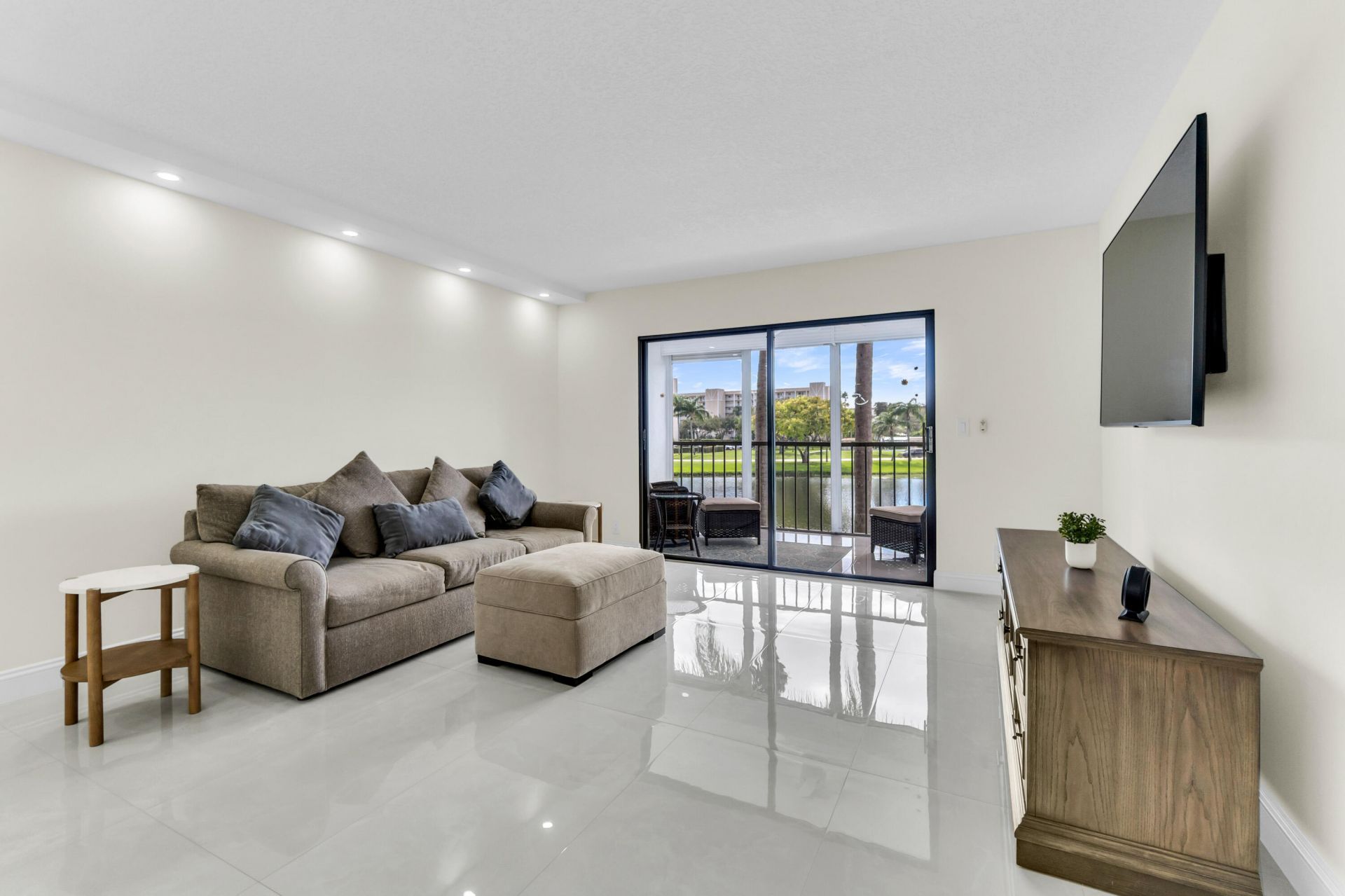 7320 Amberly Lane, Unit 208, Delray Beach, FL 33446 Photo